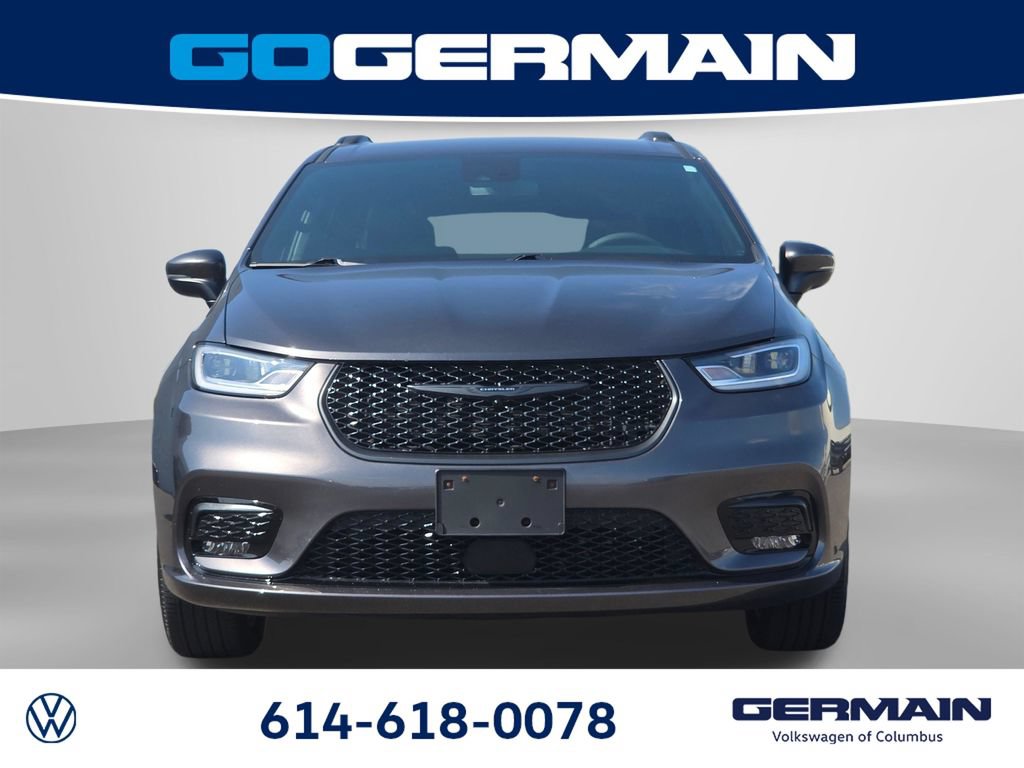 Used 2023 Chrysler Pacifica Touring-L w/ S Appearance Package AWD/4WD image 4