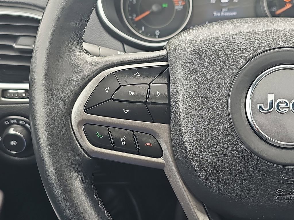 Used 2019 Jeep Cherokee Limited w/ Luxury Group AWD/4WD image 19