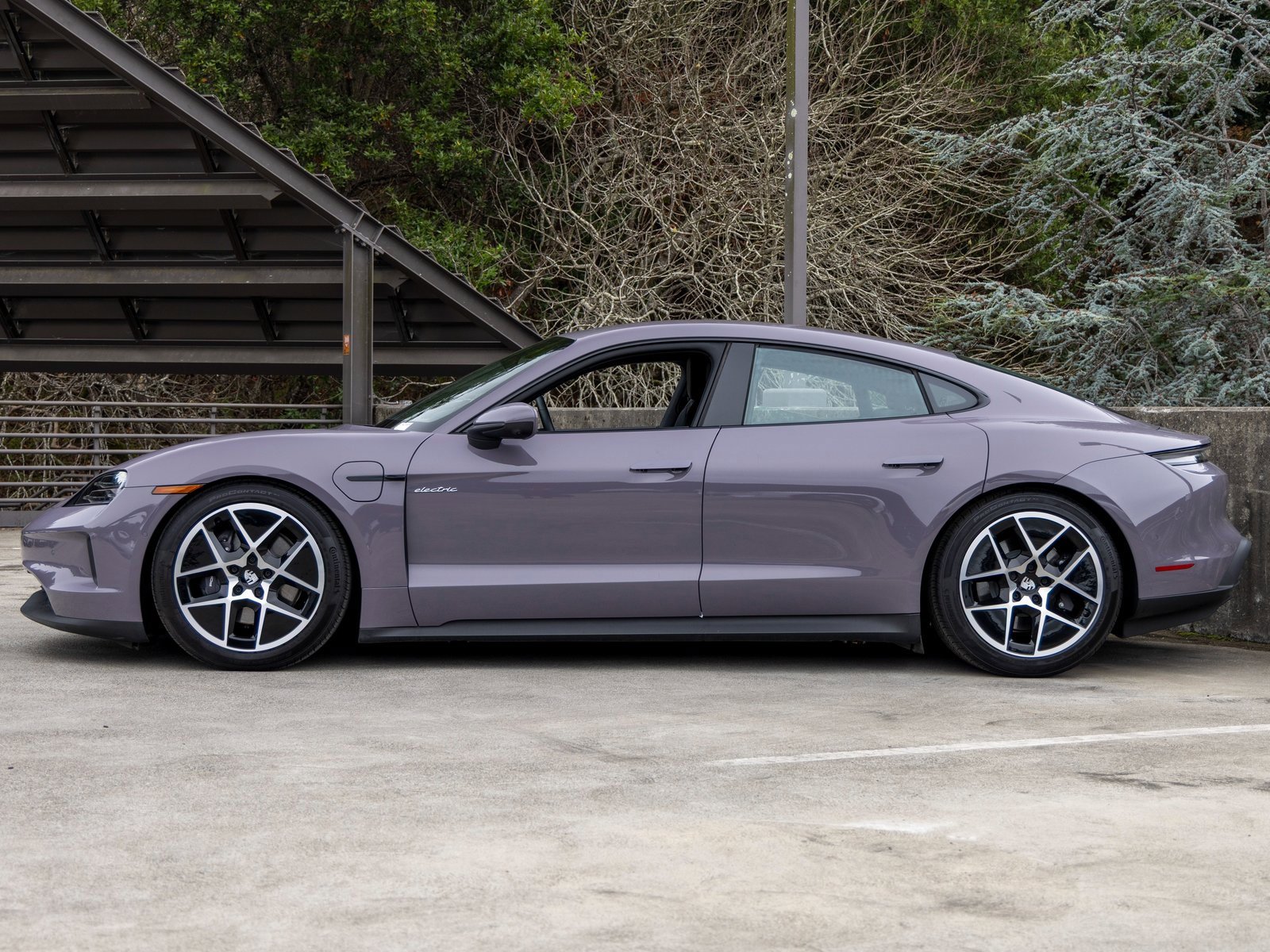 New 2025 Porsche Taycan image 2