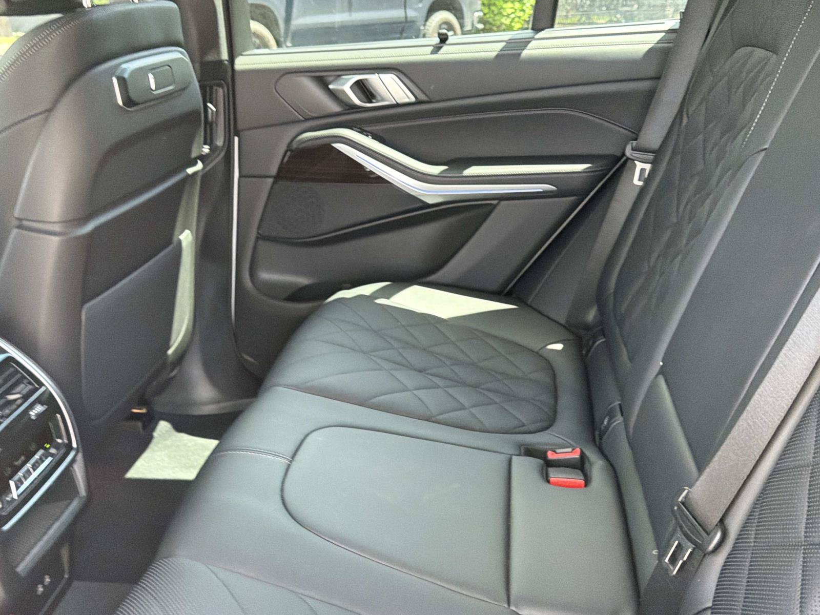 Used 2025 BMW X5 sDrive40i w/ Climate Comfort Package RWD image 12