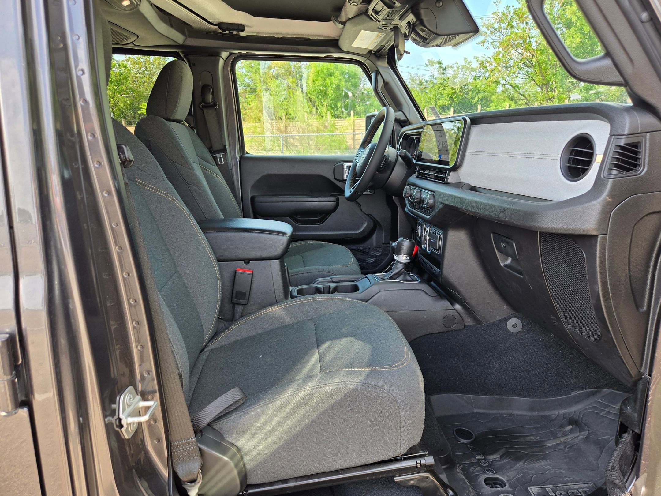 Used 2024 Jeep Gladiator Sport image 27