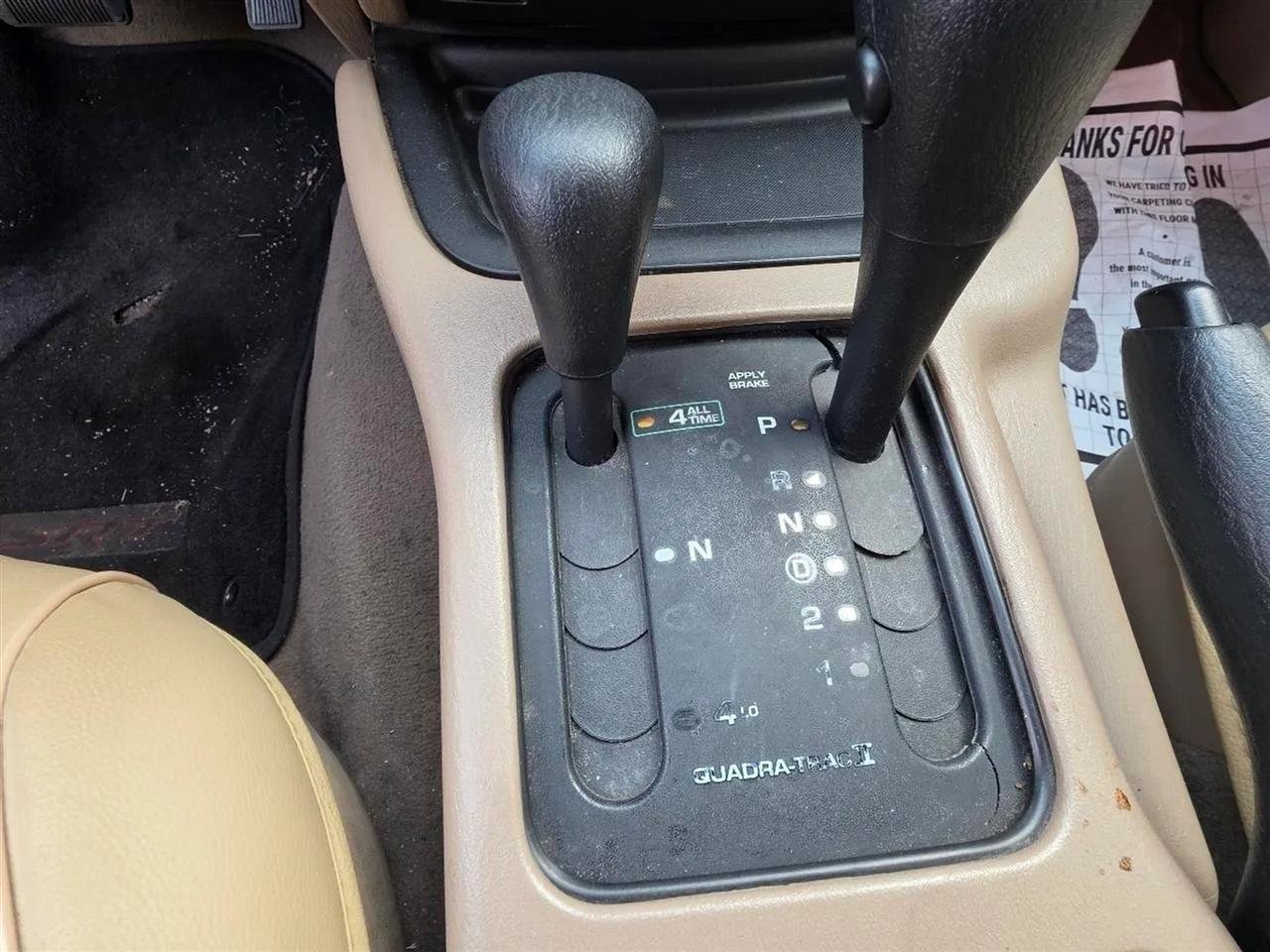 Used 2004 Jeep Grand Cherokee Laredo AWD/4WD image 16