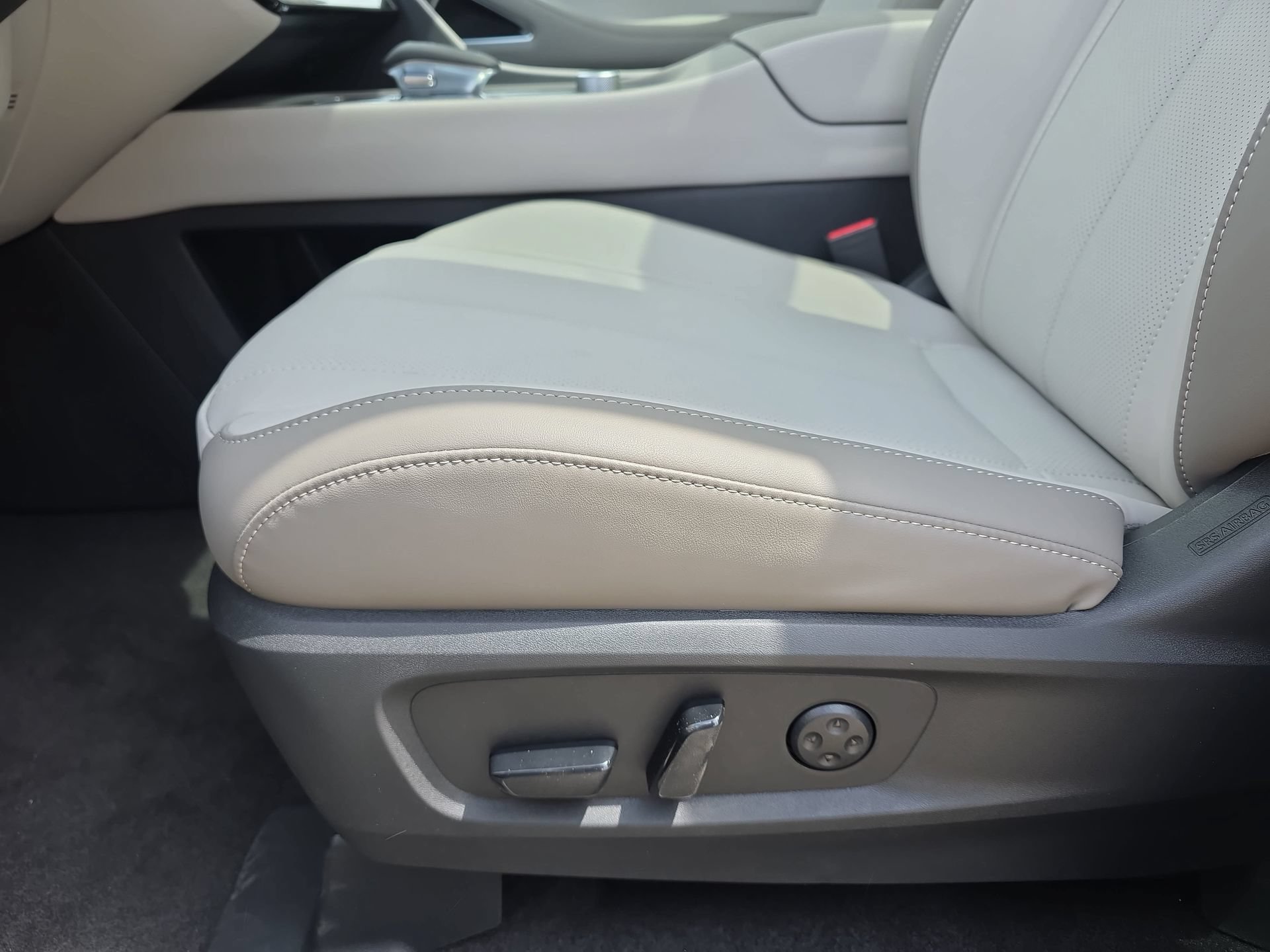New 2027 INFINITI QX60 Luxe w/ Cargo Package AWD/4WD image 28