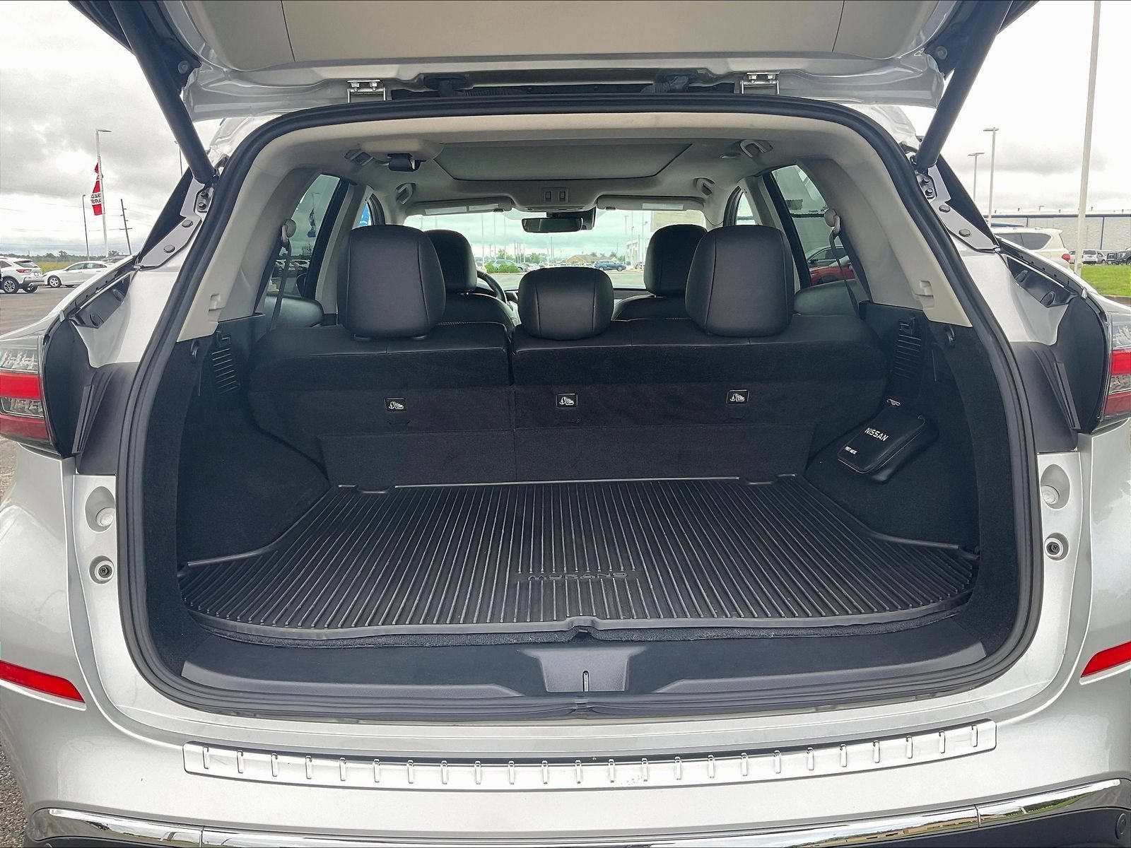Used 2024 Nissan Murano Platinum w/ Cargo Package FWD image 17