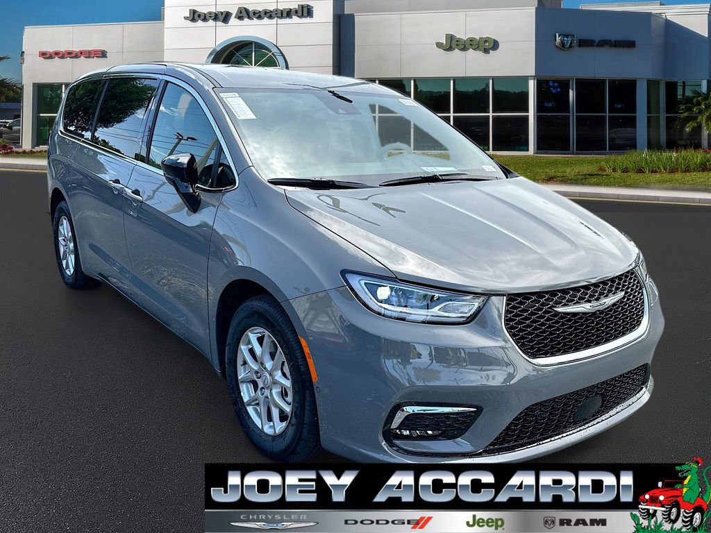 New 2025 Chrysler Pacifica Select