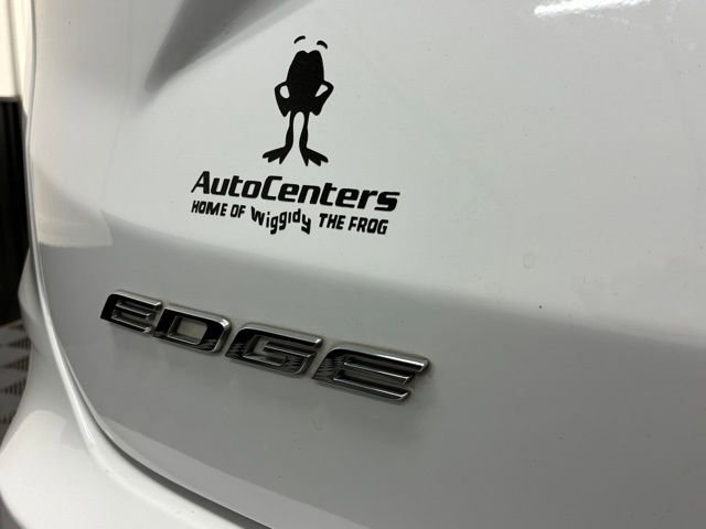 Used 2020 Ford Edge SE image 32