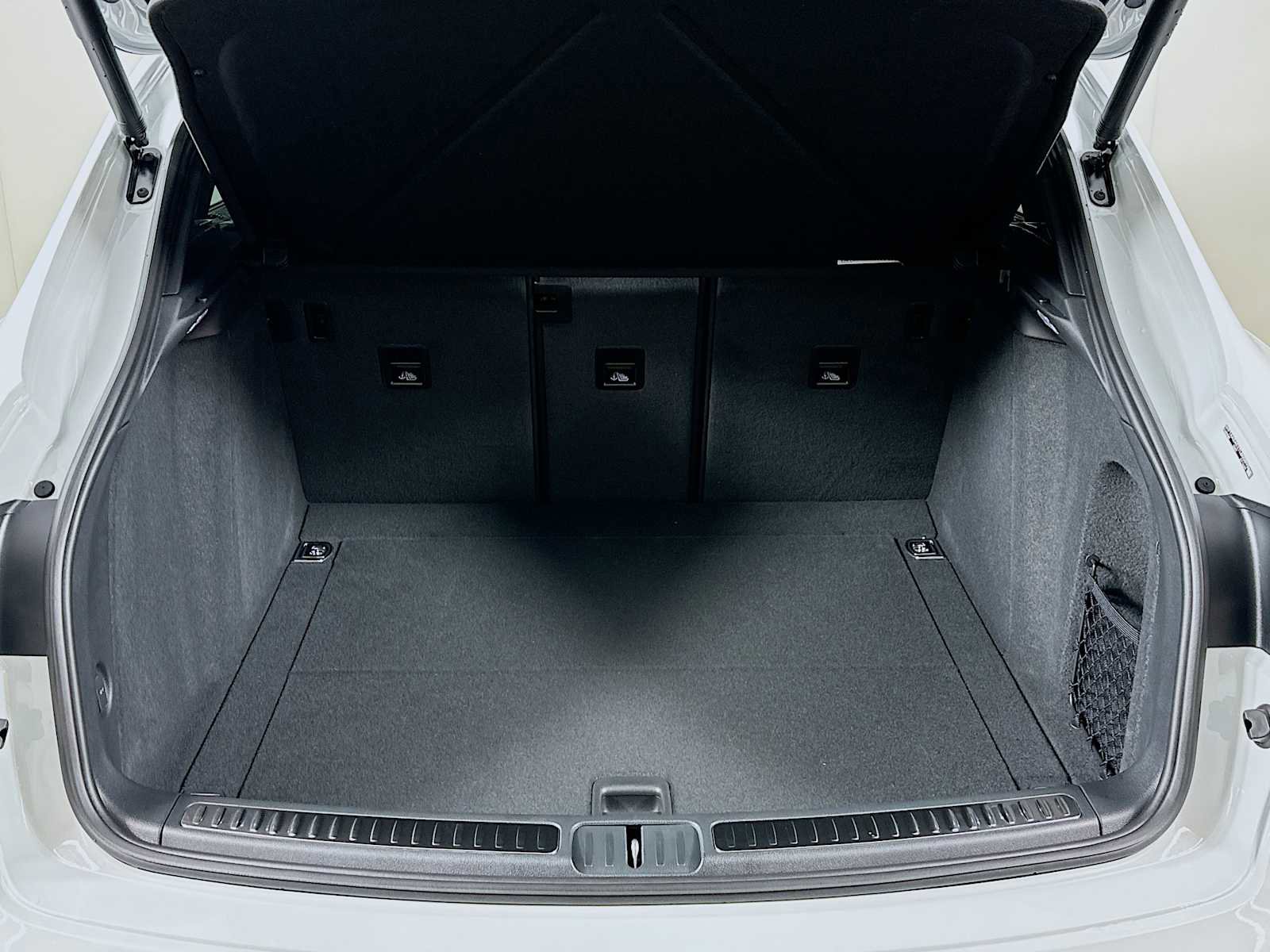 New 2026 Porsche Macan image 27