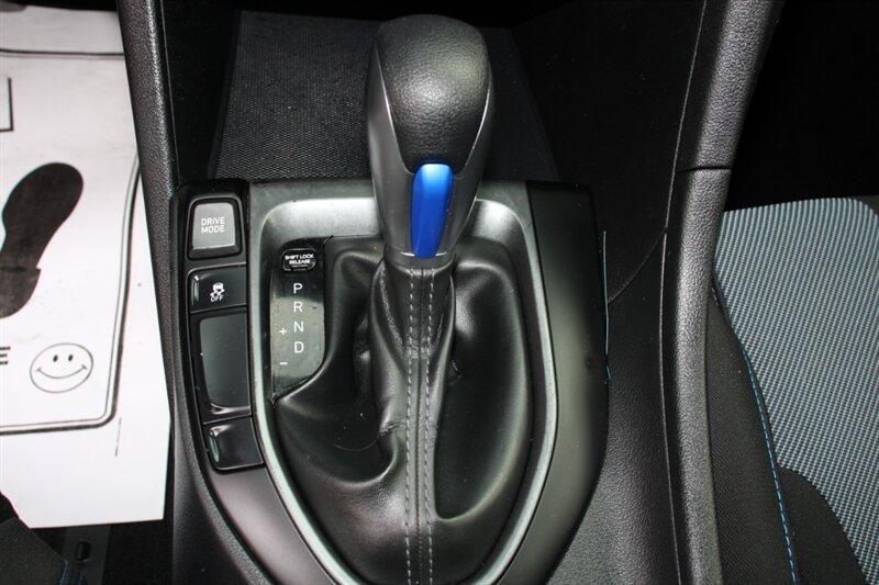Used 2019 Hyundai Veloster 2.0 FWD image 7