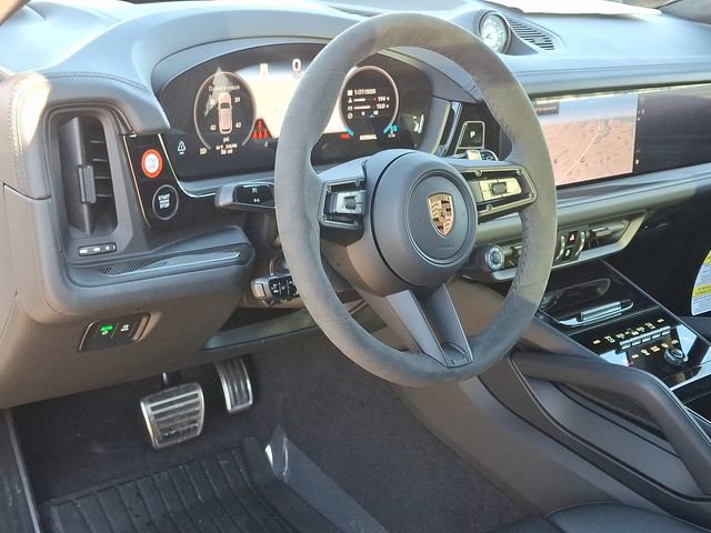 New 2025 Porsche Cayenne GTS image 4