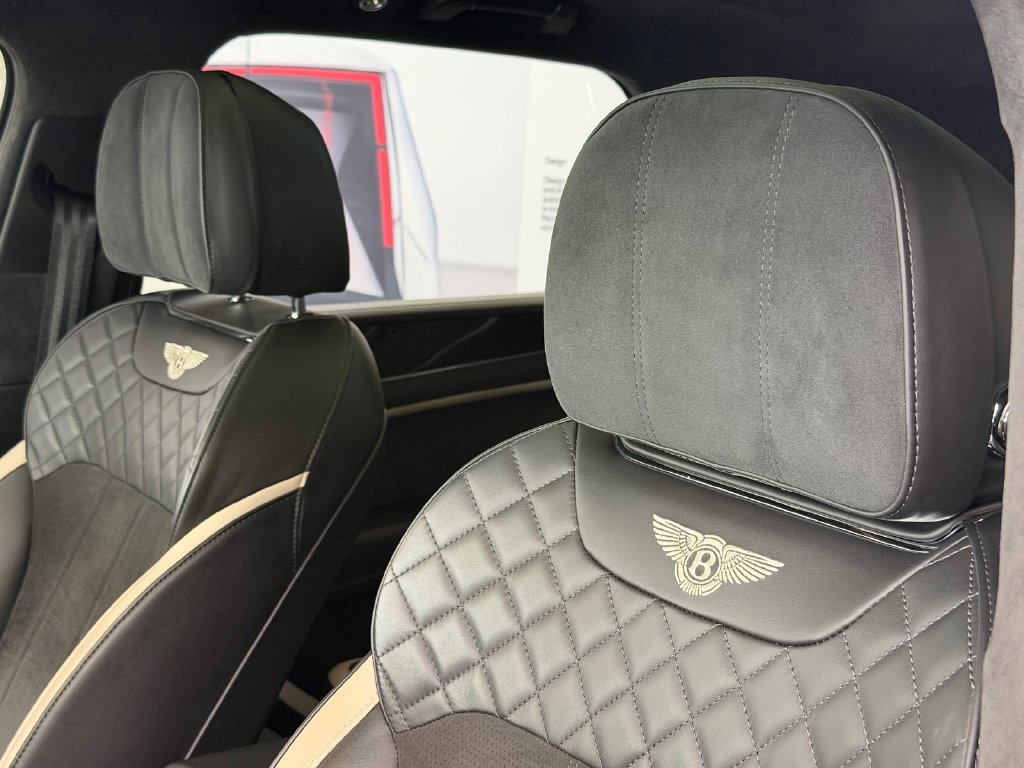 Used 2020 Bentley Bentayga Speed AWD/4WD image 27