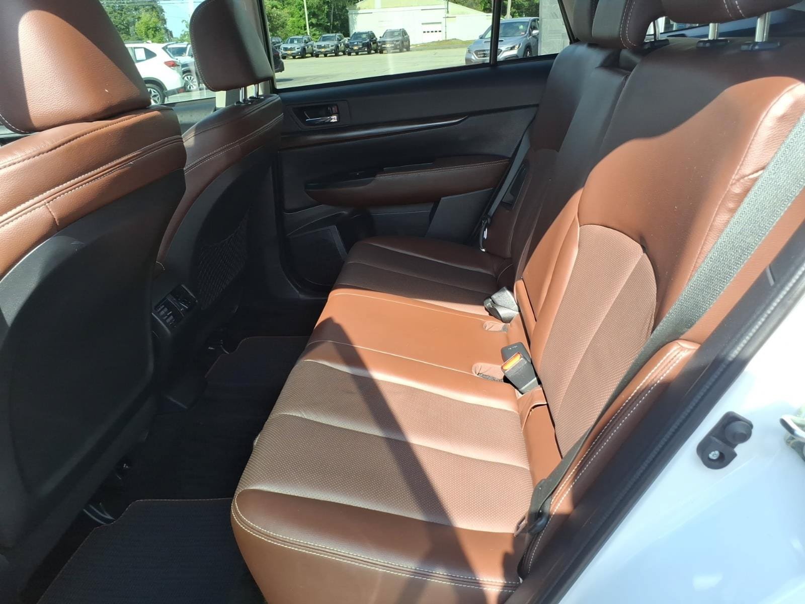 Used 2014 Subaru Outback 2.5i Limited AWD/4WD image 9