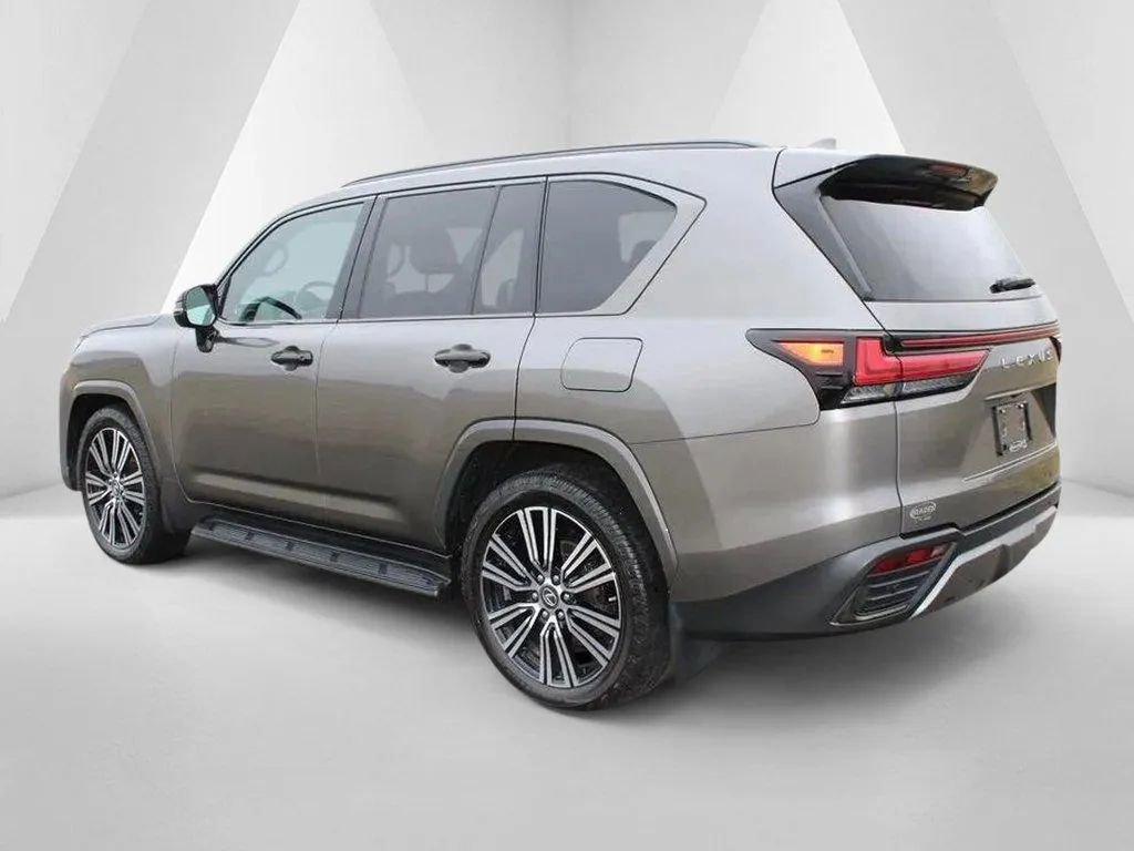Used 2023 Lexus LX 600 4WD w/ Appearance Package image 5