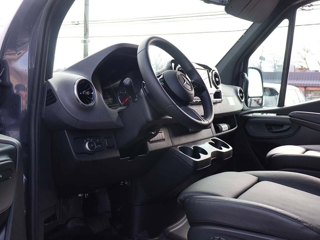 Used 2025 Mercedes-Benz Sprinter 3500 image 19