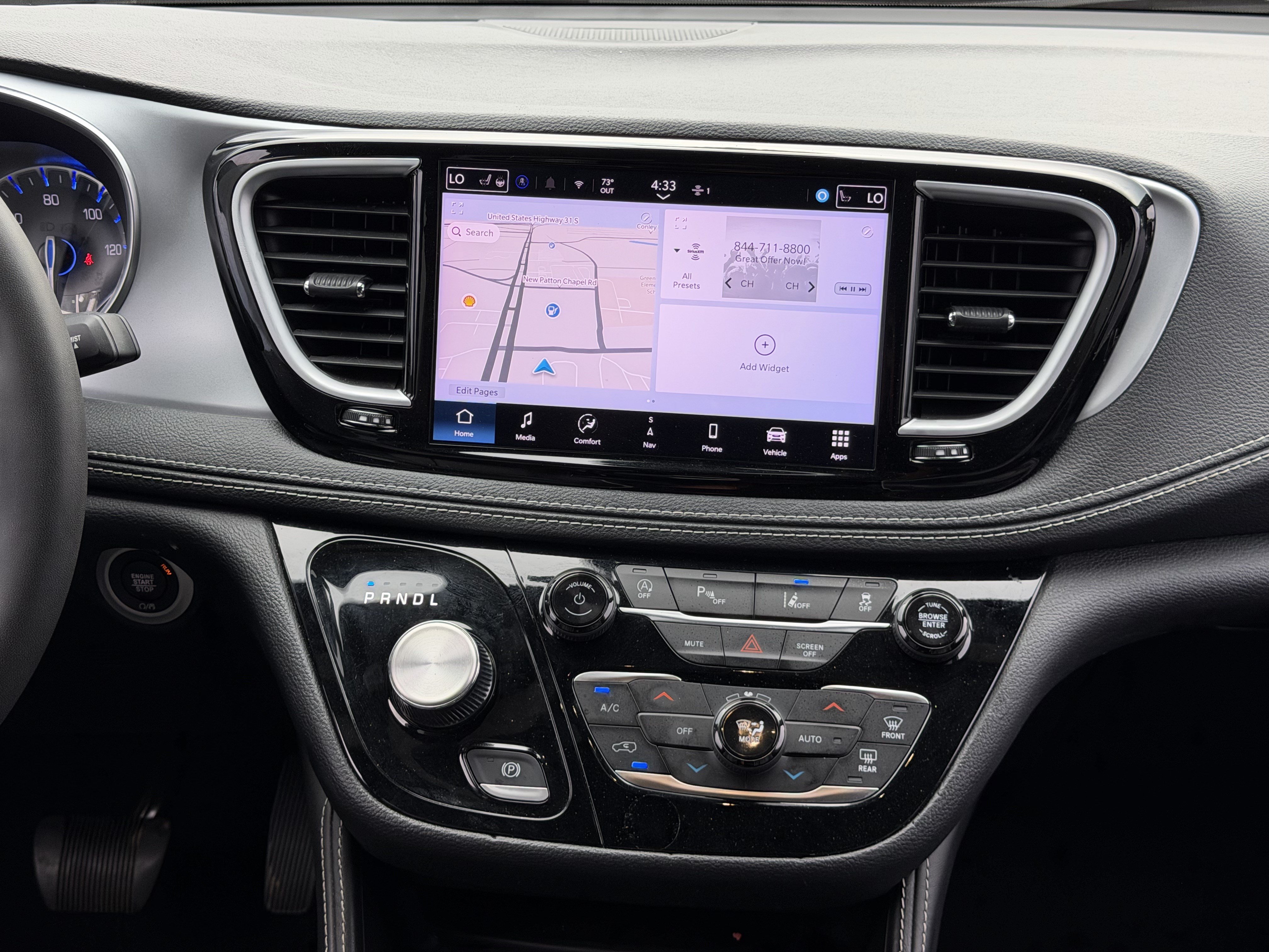 Used 2025 Chrysler Pacifica Limited FWD image 32