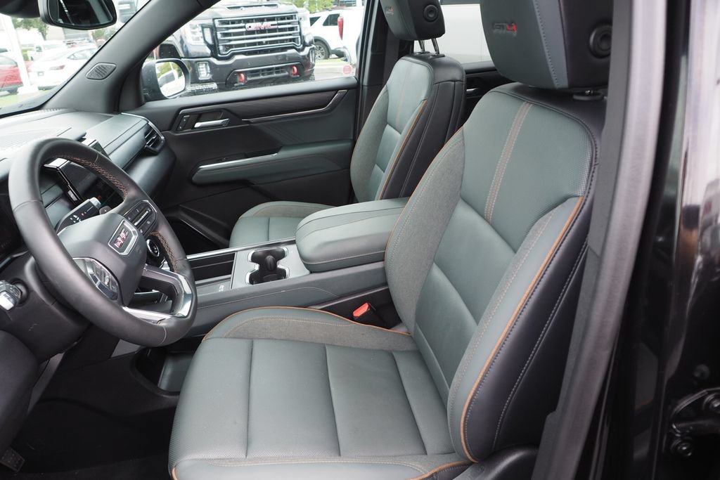 Used 2024 GMC Acadia AT4 w/ Luxury Package AWD/4WD image 13