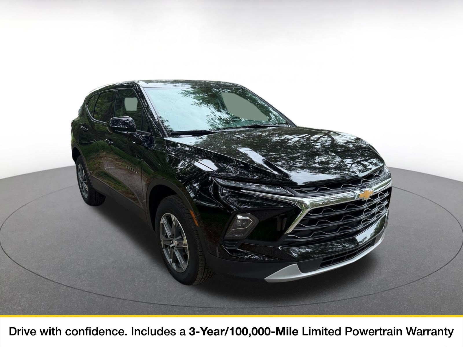 Used 2026 Chevrolet Blazer LT FWD image 1