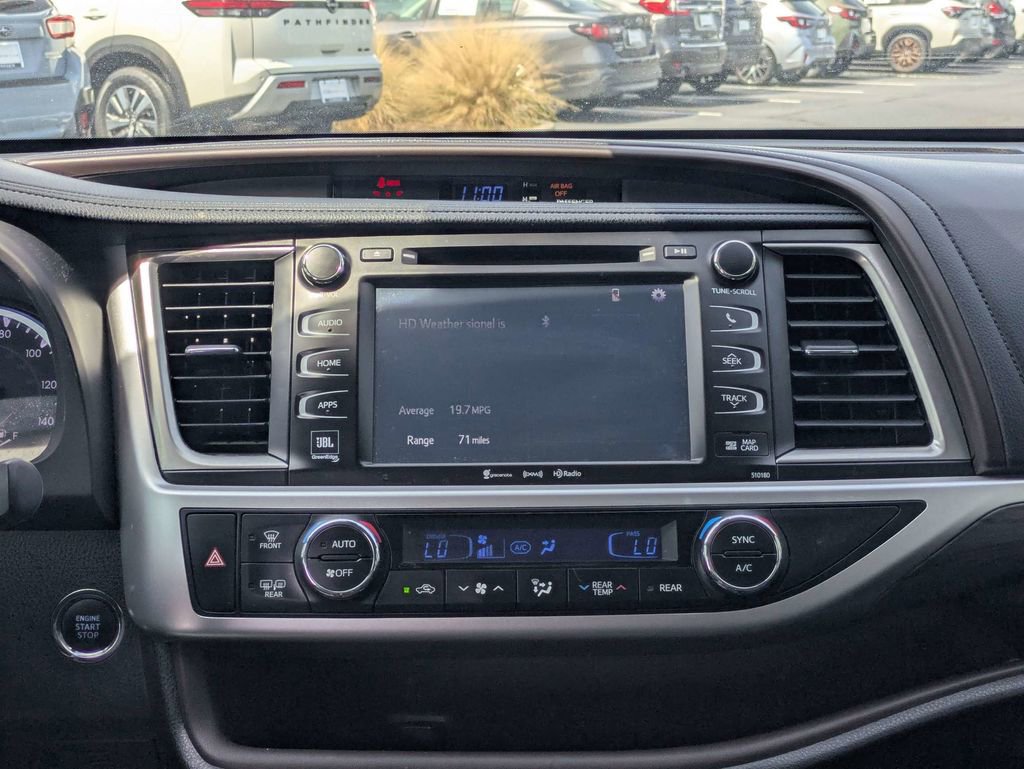 Used 2017 Toyota Highlander Limited AWD/4WD image 19
