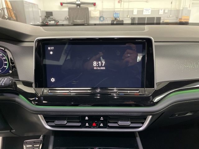 New 2025 Volkswagen Atlas Cross Sport SEL Premium R-Line image 15