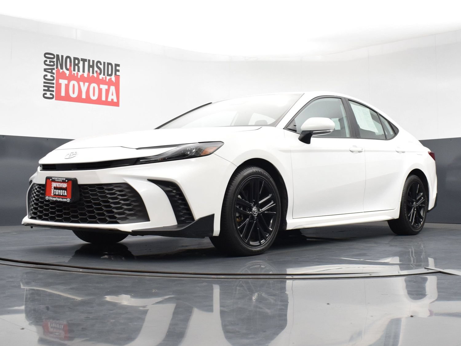 Used 2025 Toyota Camry SE FWD image 31