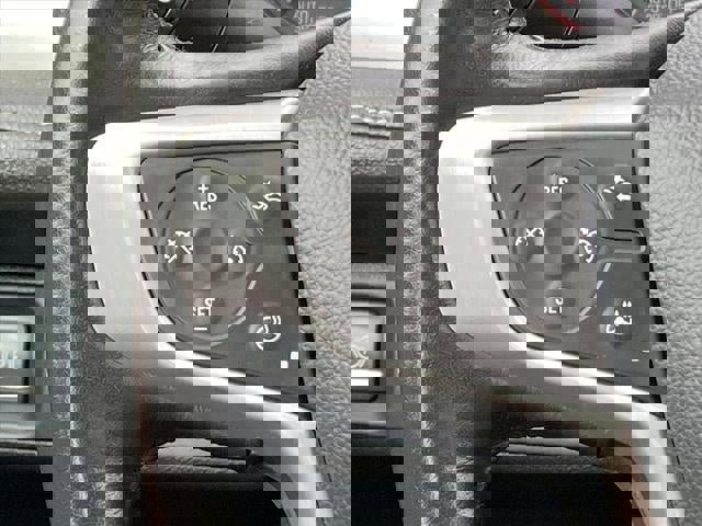 Certified 2022 GMC Acadia SLT w/ Technology Package image 8