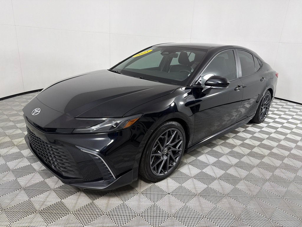 Used 2025 Toyota Camry SE w/ Convenience Package FWD image 9