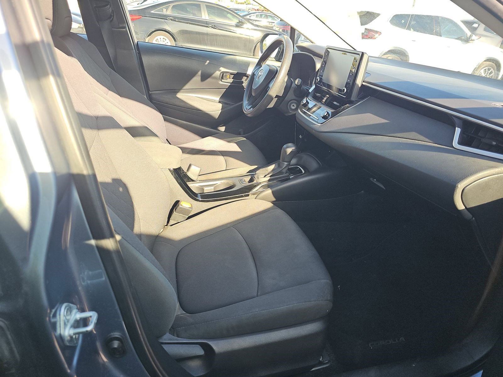 Used 2022 Toyota Corolla LE FWD image 11