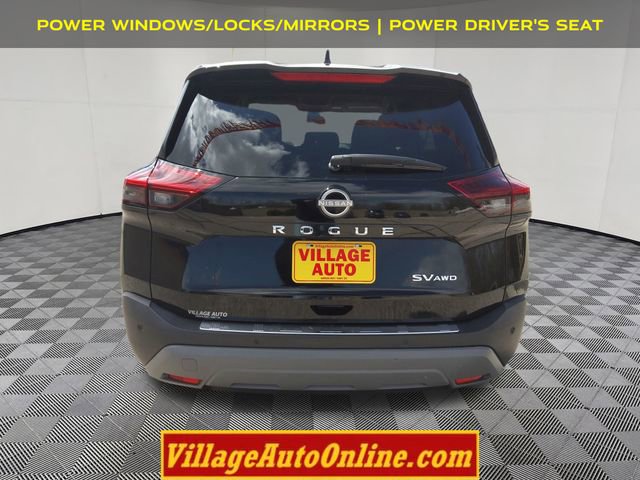 Used 2022 Nissan Rogue SV image 3
