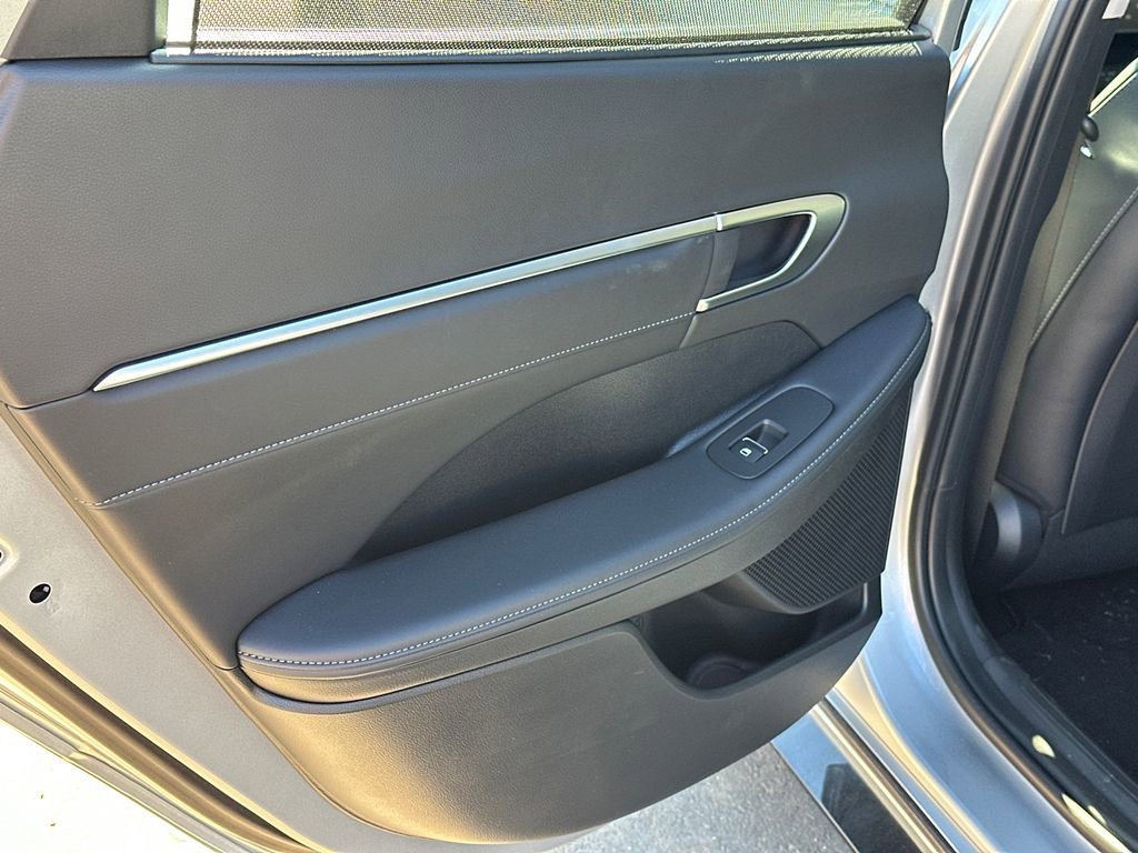 New 2025 Hyundai Sonata Limited image 21