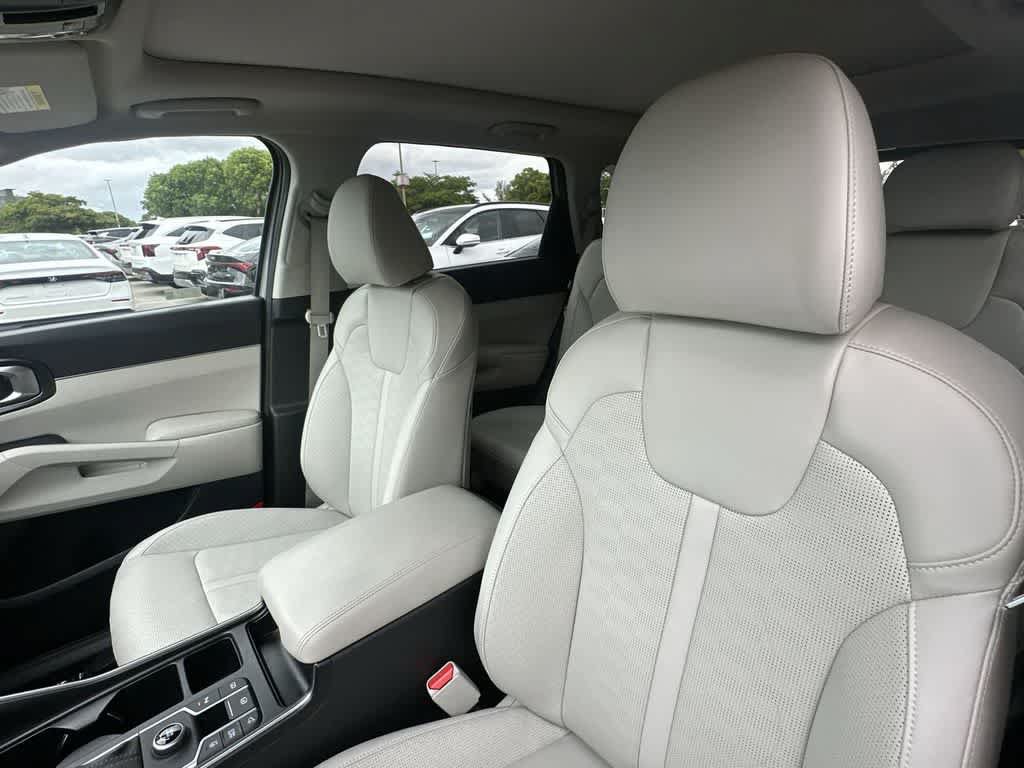 Certified 2024 Kia Sorento S w/ Panoramic Sunroof Package FWD image 21