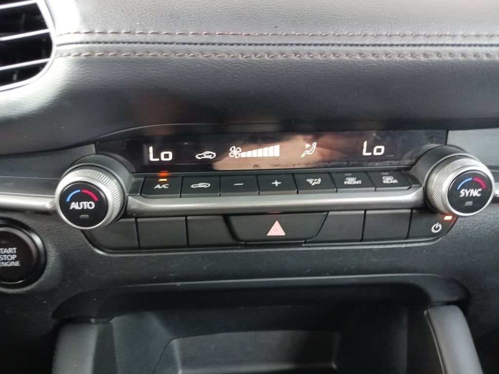 Used 2024 MAZDA MAZDA3 s FWD image 23