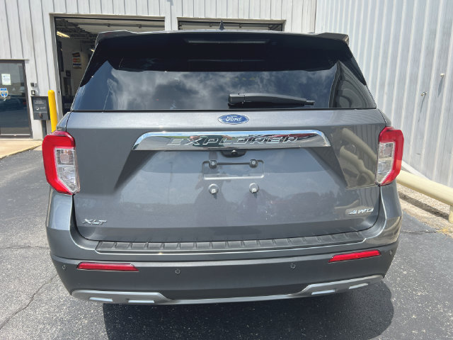 Used 2023 Ford Explorer XLT w/ Equipment Group 202A AWD/4WD image 8