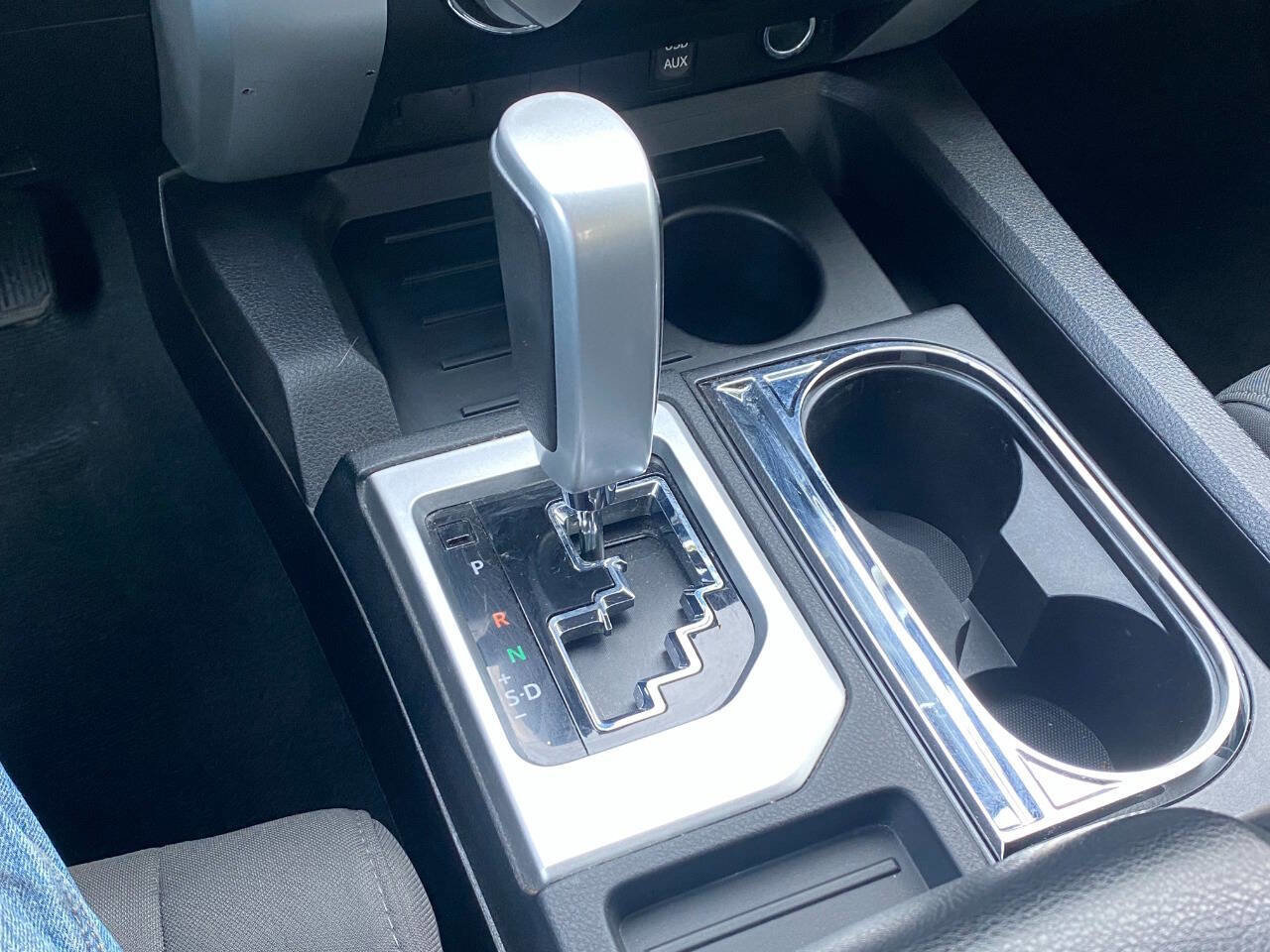 Used 2014 Toyota Tundra SR5 w/ SR5 Upgrade Package image 36