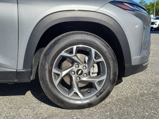 Certified 2025 Chevrolet Trax LT w/ Driver Confidence Package FWD image 6