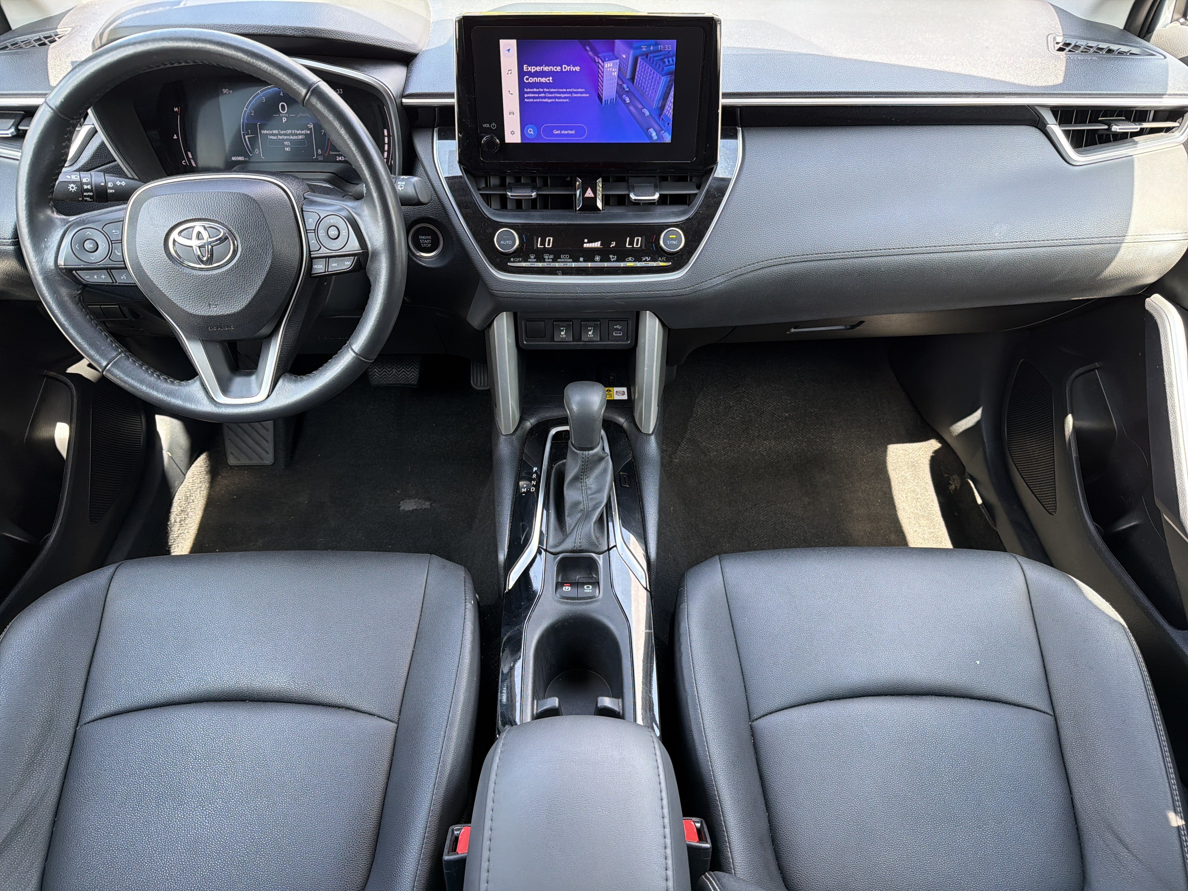 Used 2023 Toyota Corolla Cross XLE FWD image 3