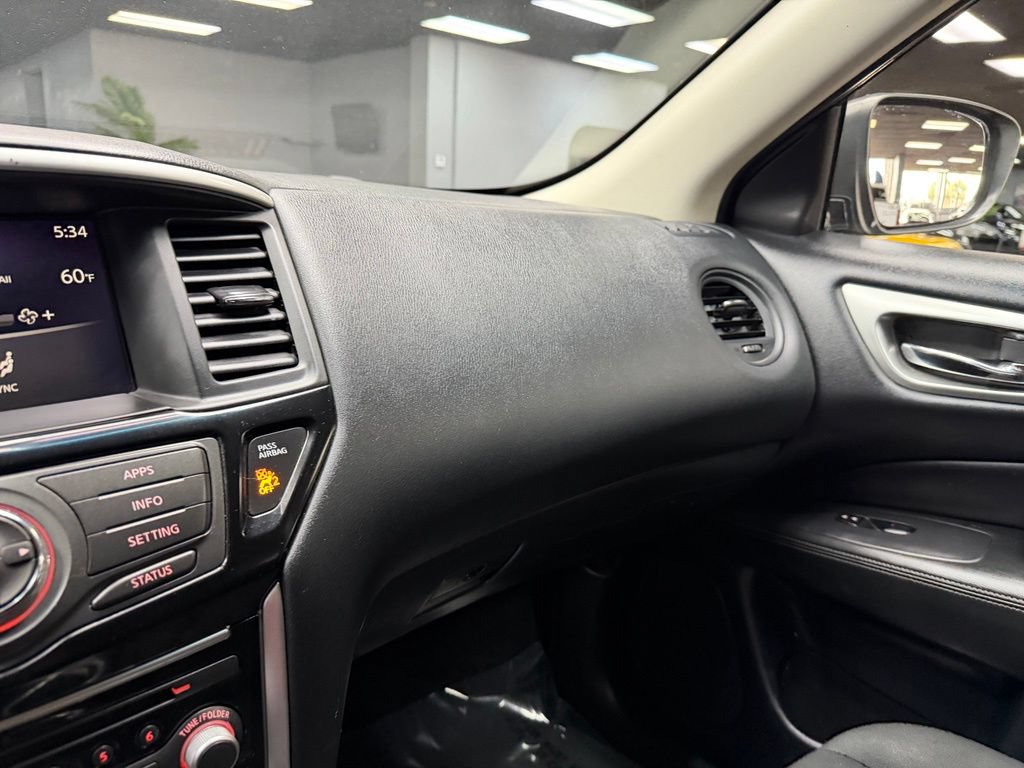 Used 2020 Nissan Pathfinder S AWD/4WD image 27