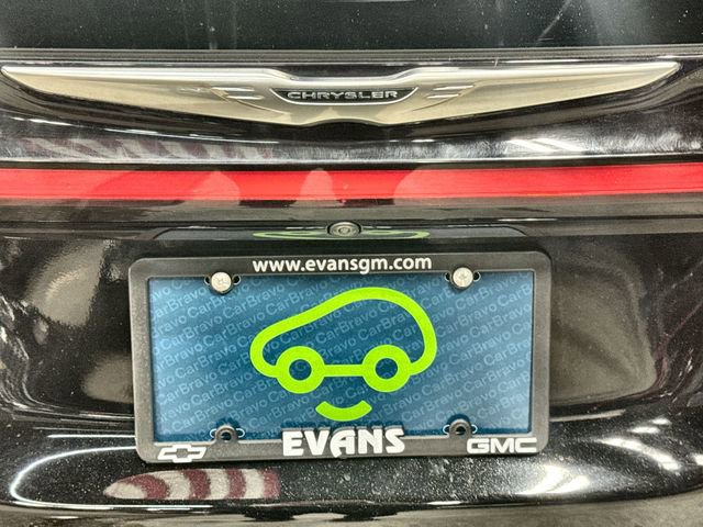 Used 2024 Chrysler Pacifica Touring-L FWD image 32