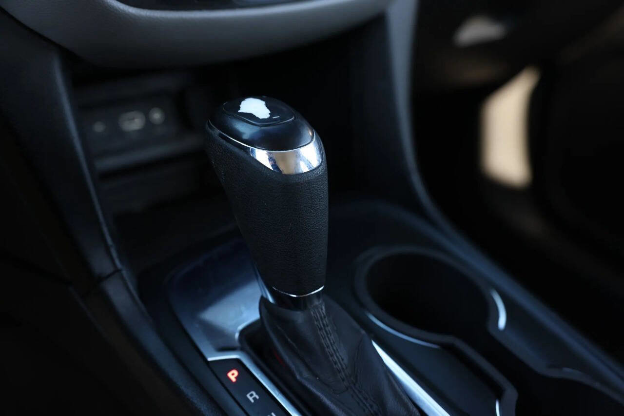 Used 2021 Chevrolet Equinox LS image 23