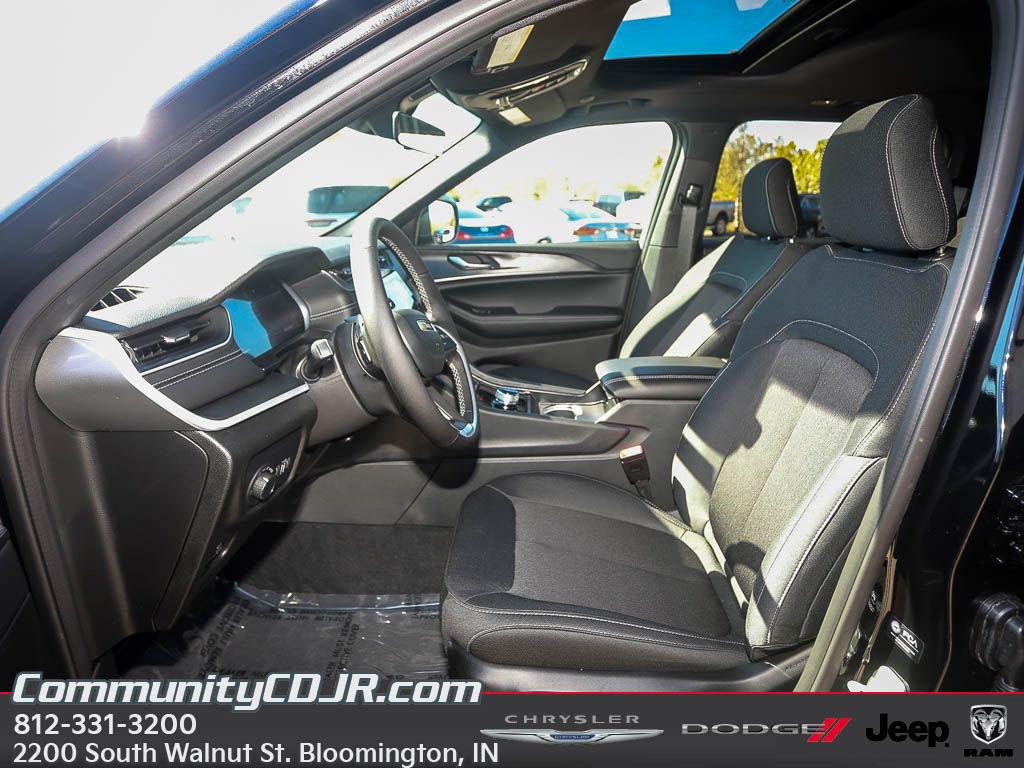 New 2025 Jeep Grand Cherokee Laredo X w/ Luxury Tech Group I image 10