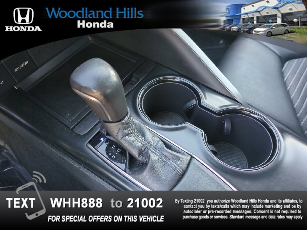 Used 2019 Toyota Camry SE w/ Carpet Mat Package FWD image 17