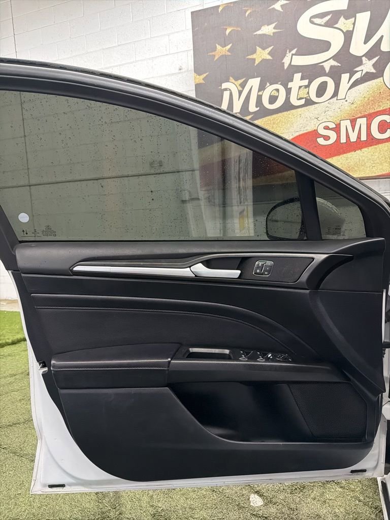 Used 2020 Ford Fusion Titanium AWD/4WD image 17