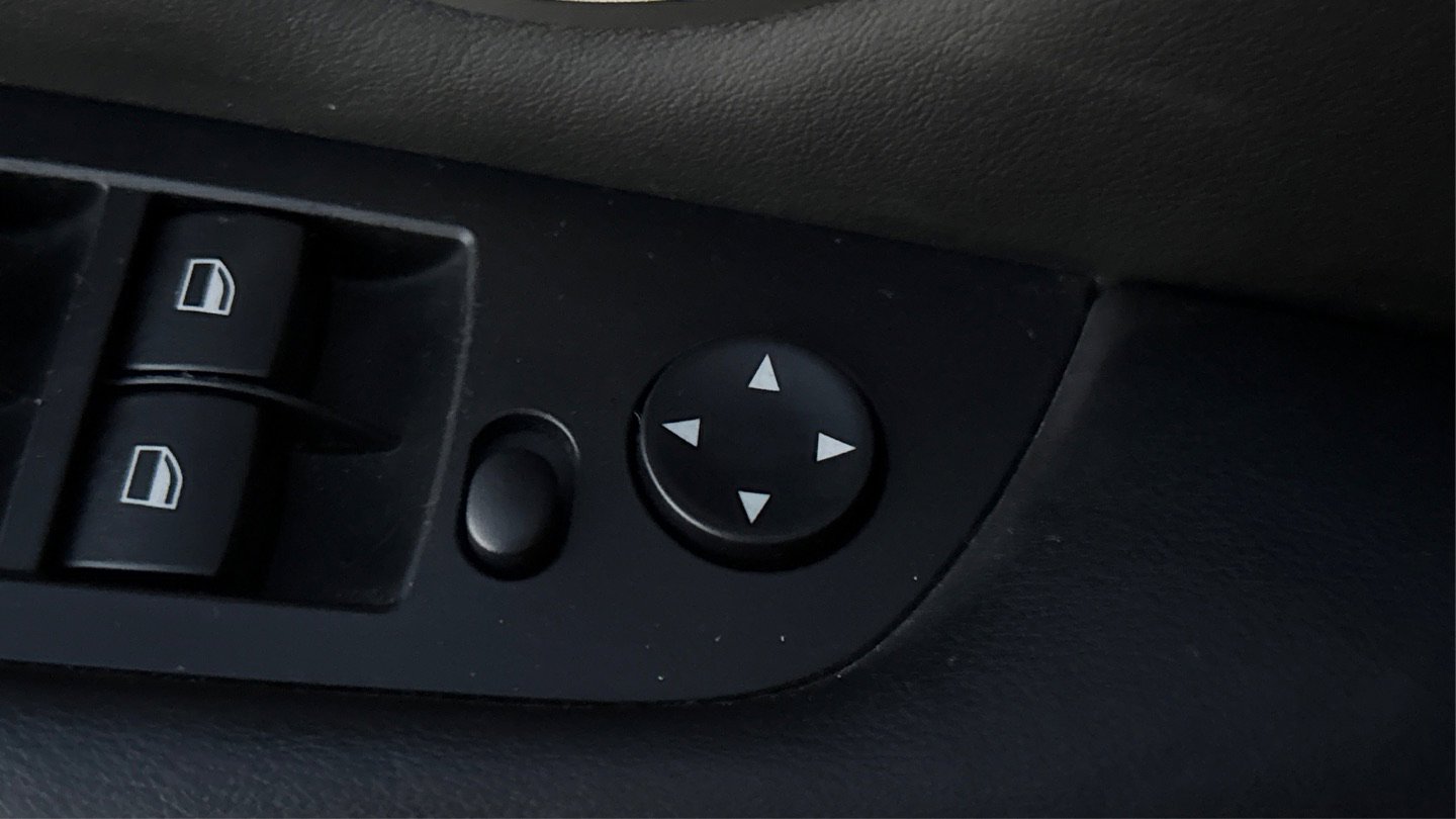 Used 2011 BMW M3 Convertible image 36