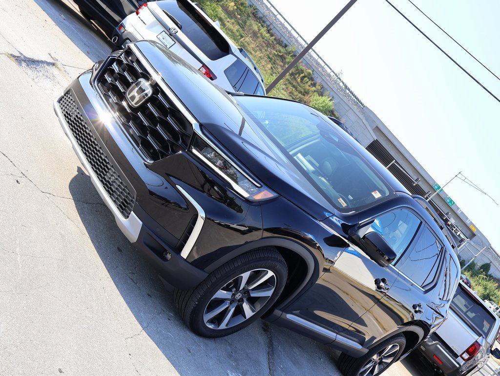 Certified 2024 Honda Pilot Elite image 3