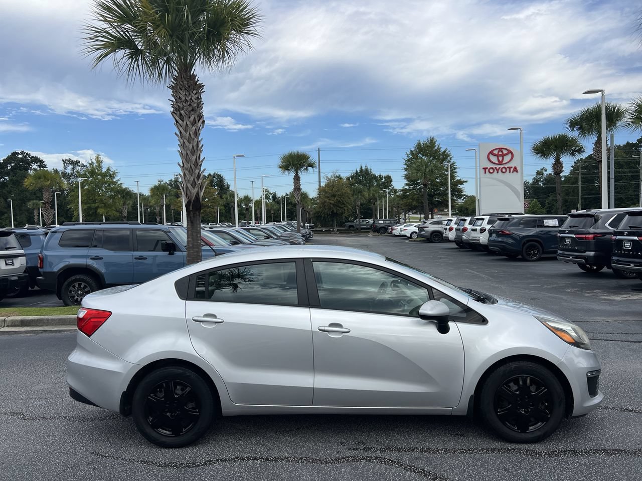 Used 2017 Kia Rio LX w/ Power Package FWD image 11