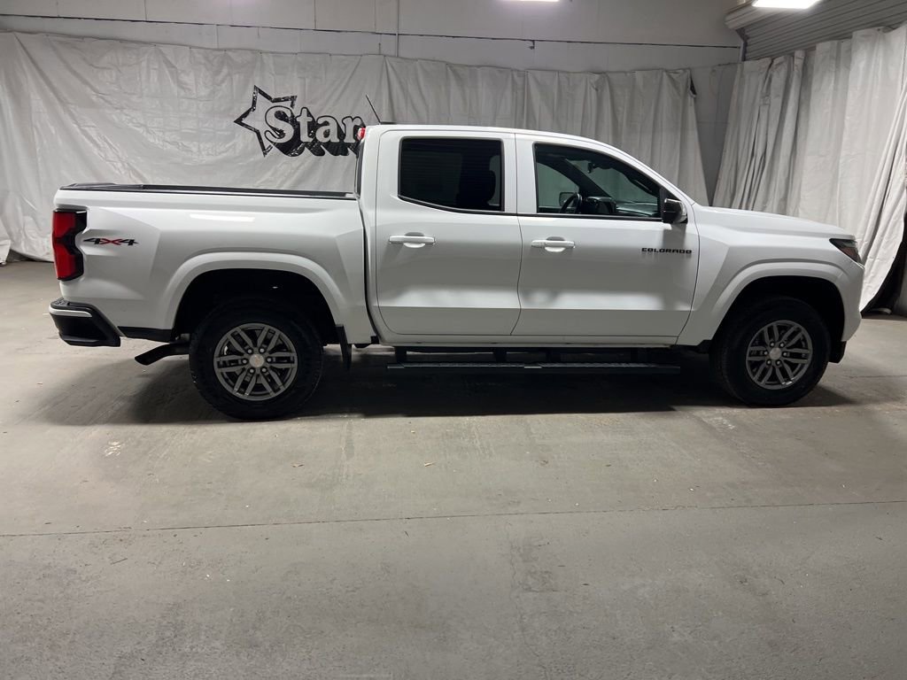 Used 2025 Chevrolet Colorado LT w/ LT Convenience Package image 8