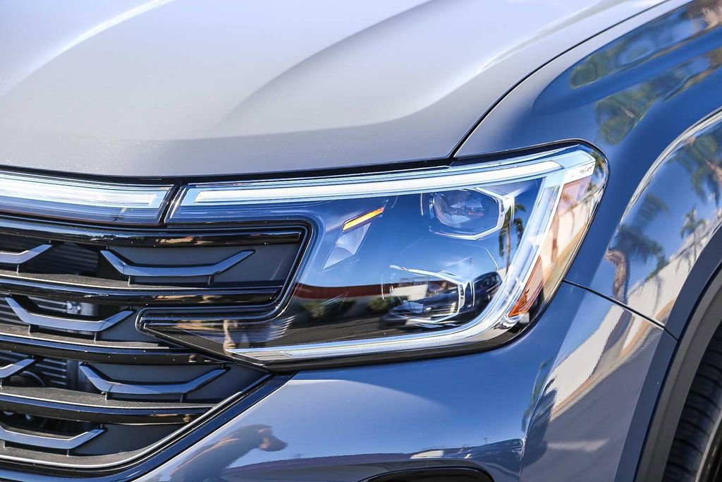 New 2026 Volkswagen Atlas Cross Sport SEL R-Line image 8