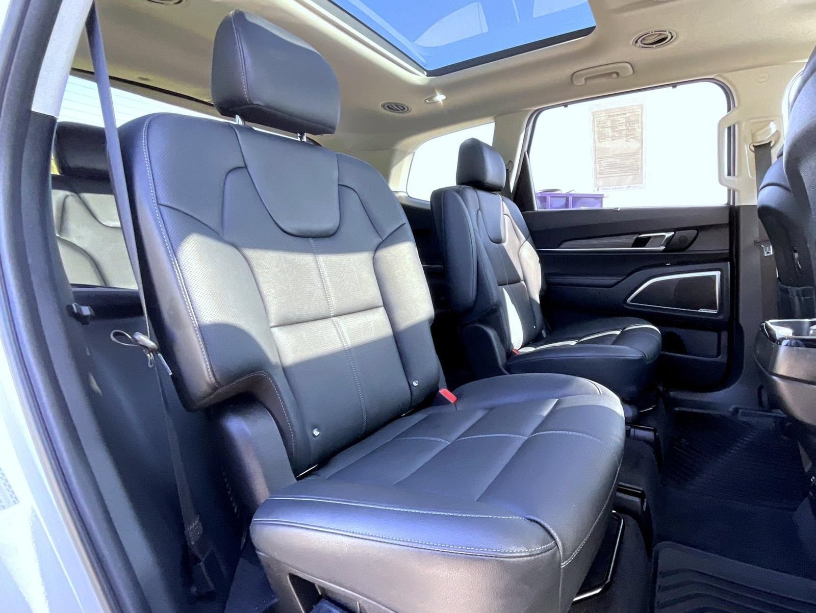 Used 2022 Kia Telluride SX w/ Towing Package AWD/4WD image 22