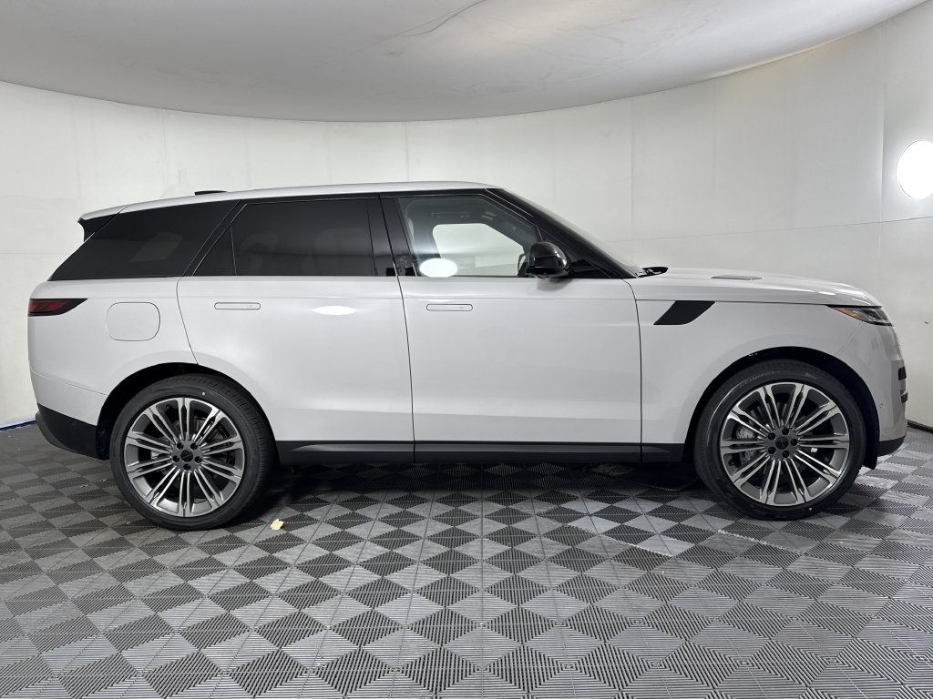 New 2027 Land Rover Range Rover Sport SE AWD/4WD image 8