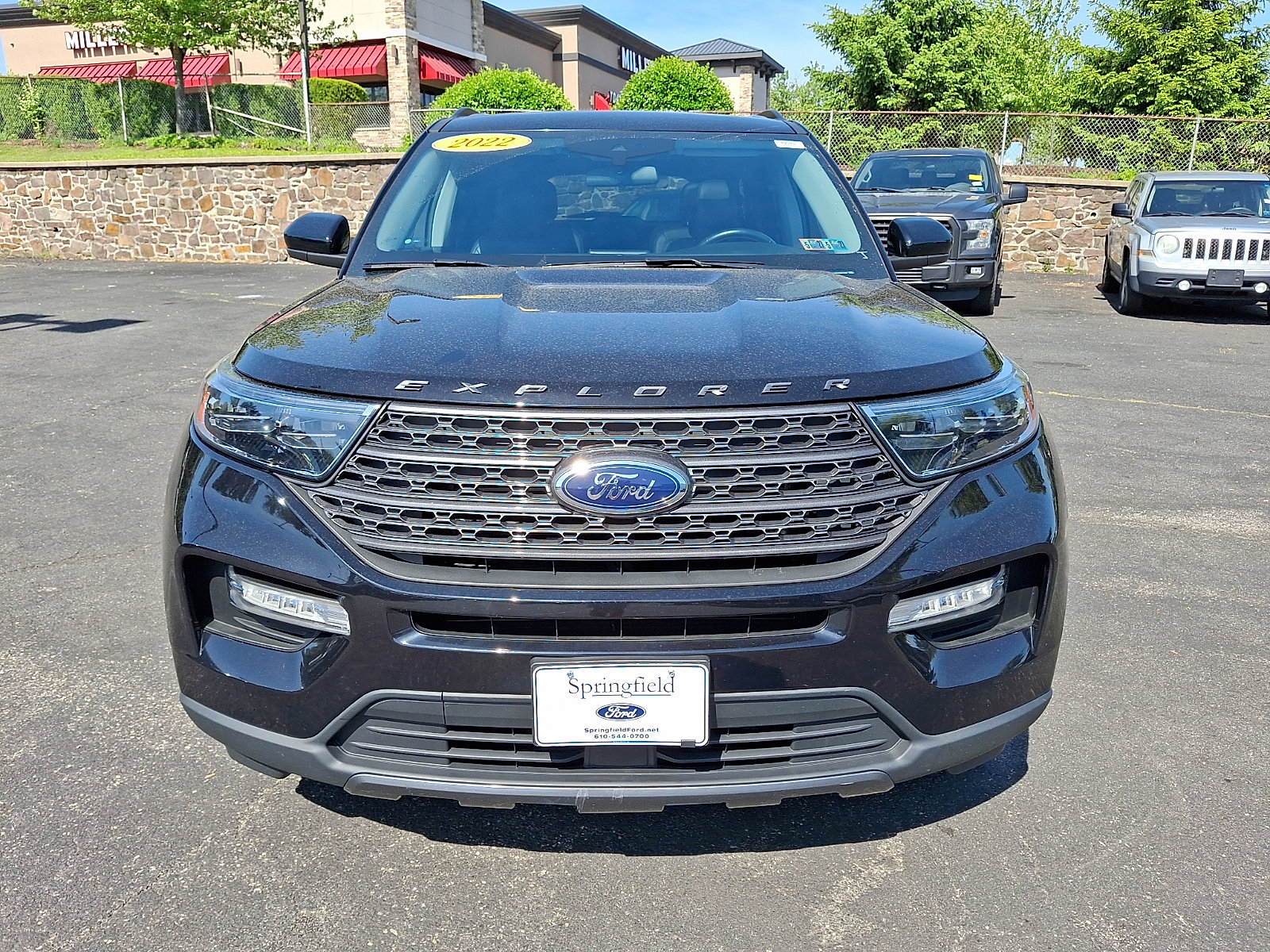 Used 2022 Ford Explorer XLT w/ Equipment Group 202A AWD/4WD image 2