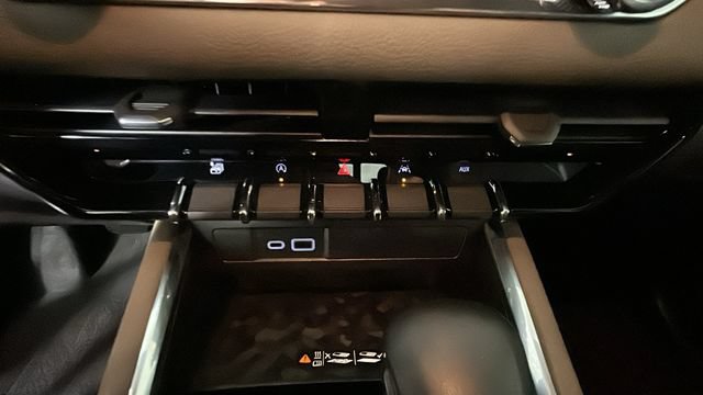 Used 2023 GMC Canyon Denali AWD/4WD image 23