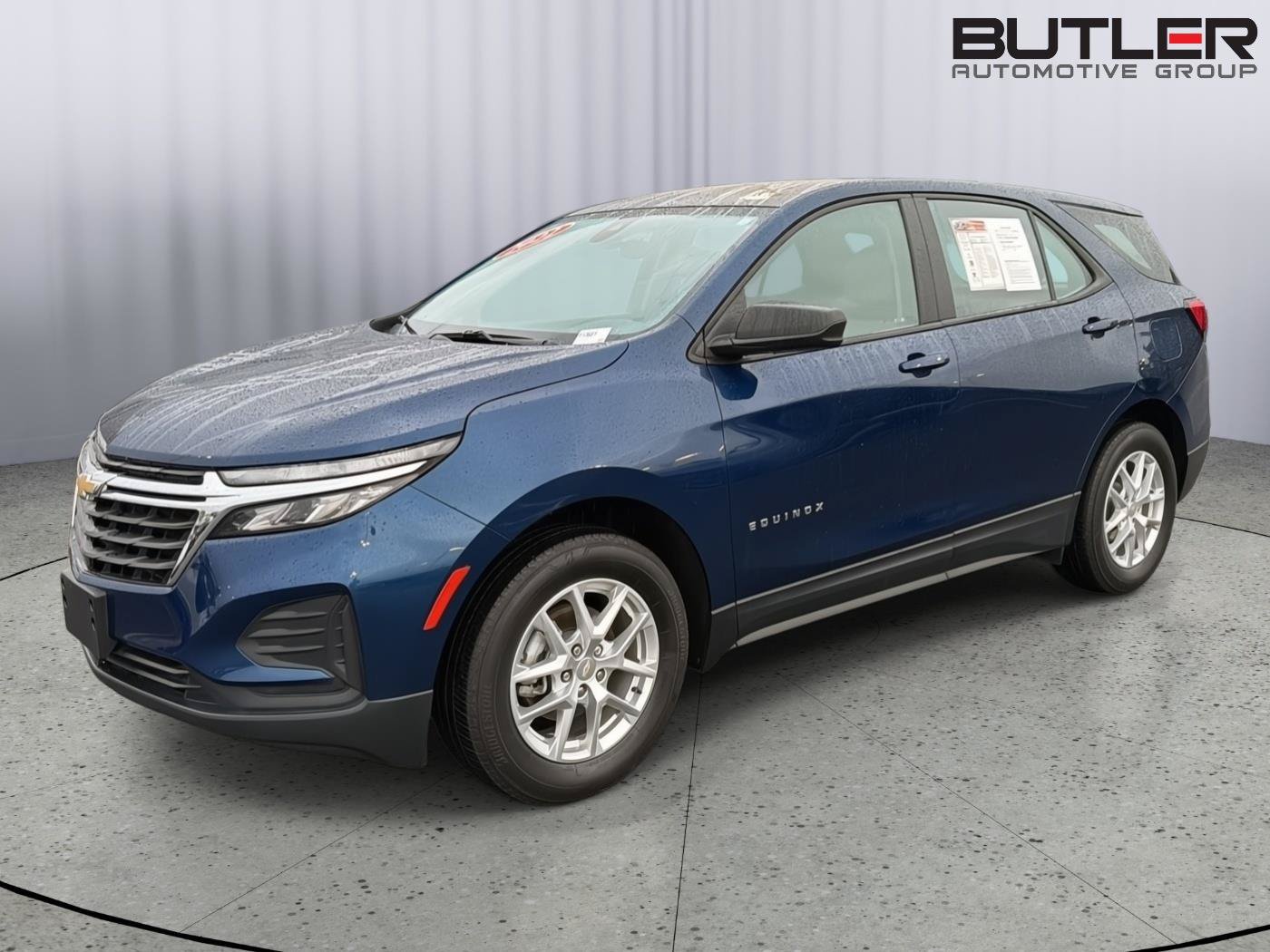 Used 2022 Chevrolet Equinox LS AWD/4WD image 2